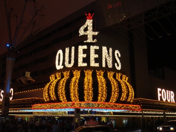 4 Queens on Fremont st